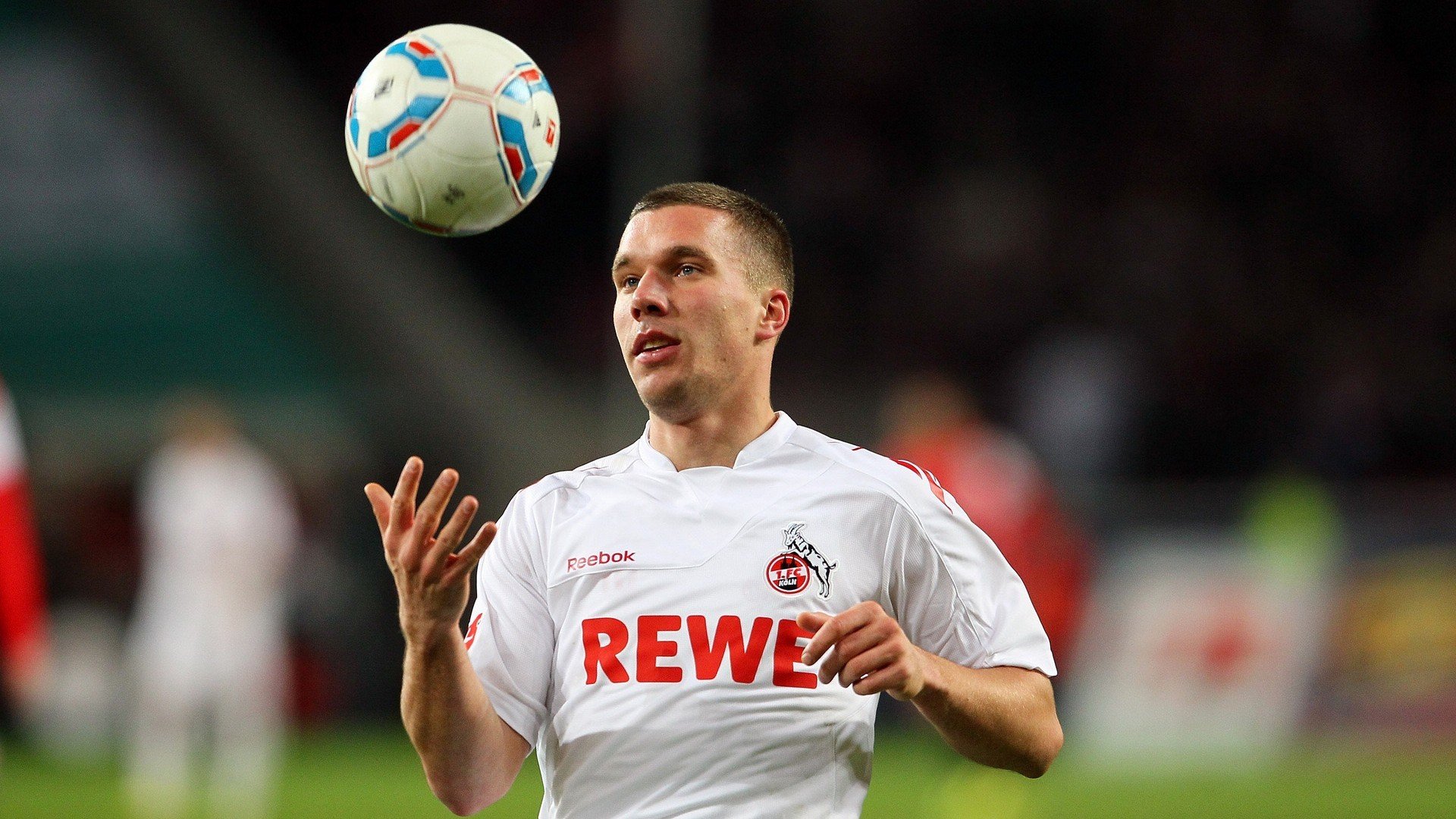 法甲“榜首厮杀”：巴黎圣日耳曼迎战蒙彼利埃，悬念升级