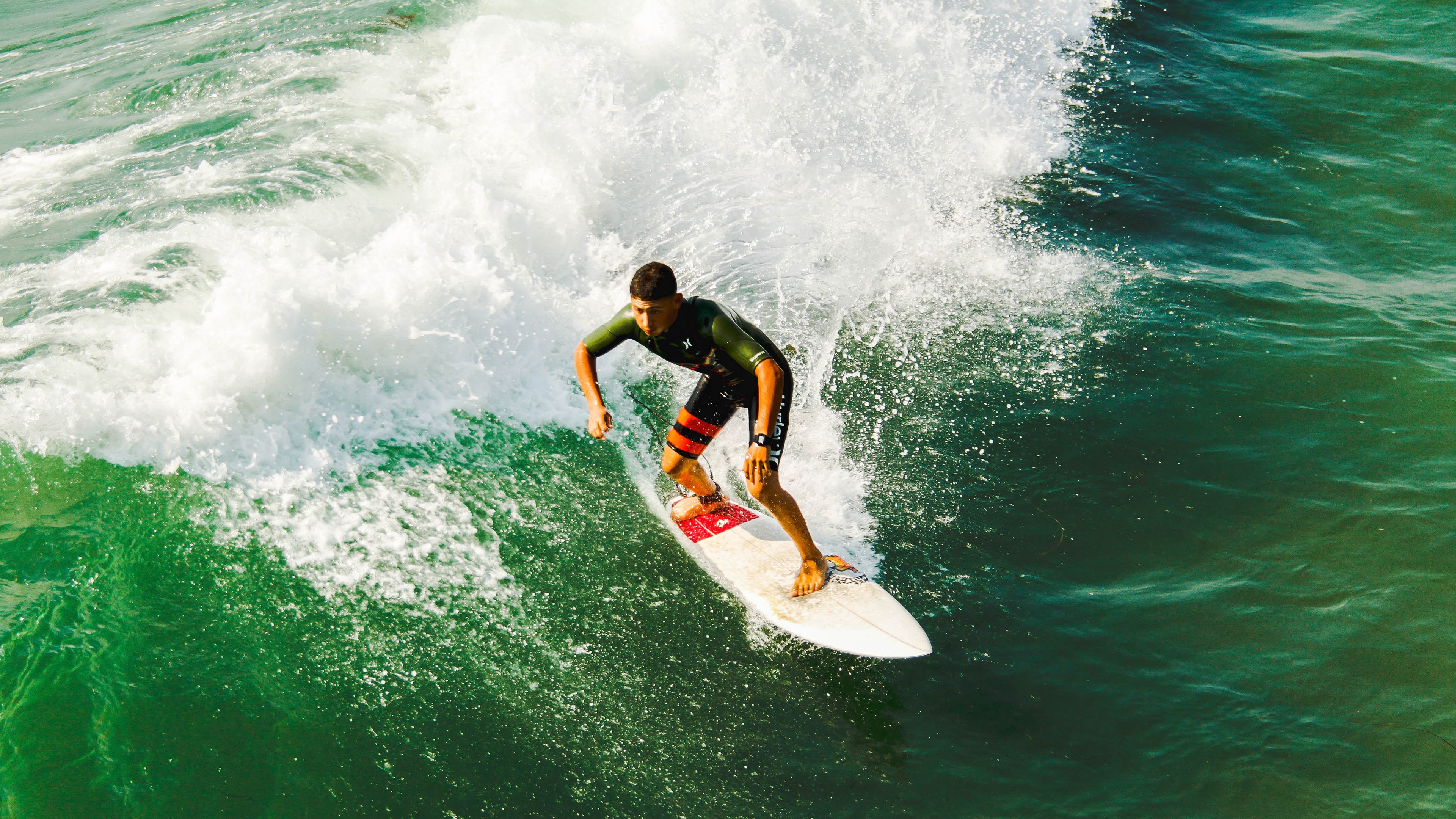 城市马拉松摄影作品展吸引民众参与,马拉松展示城市形象